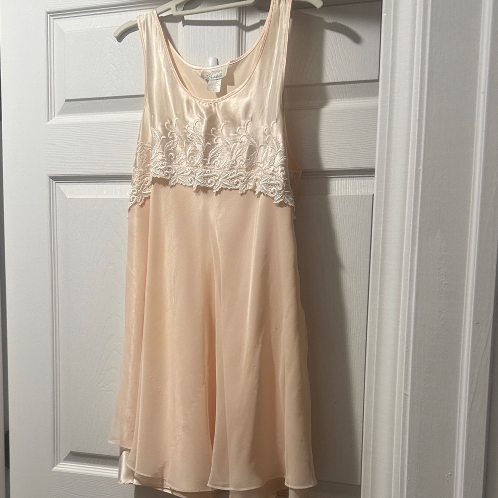 Elegant Cream Lace Trim Nightgown